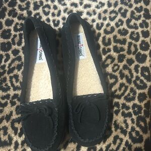 MlNNETONKA suede SlipOns 💕.       9.5